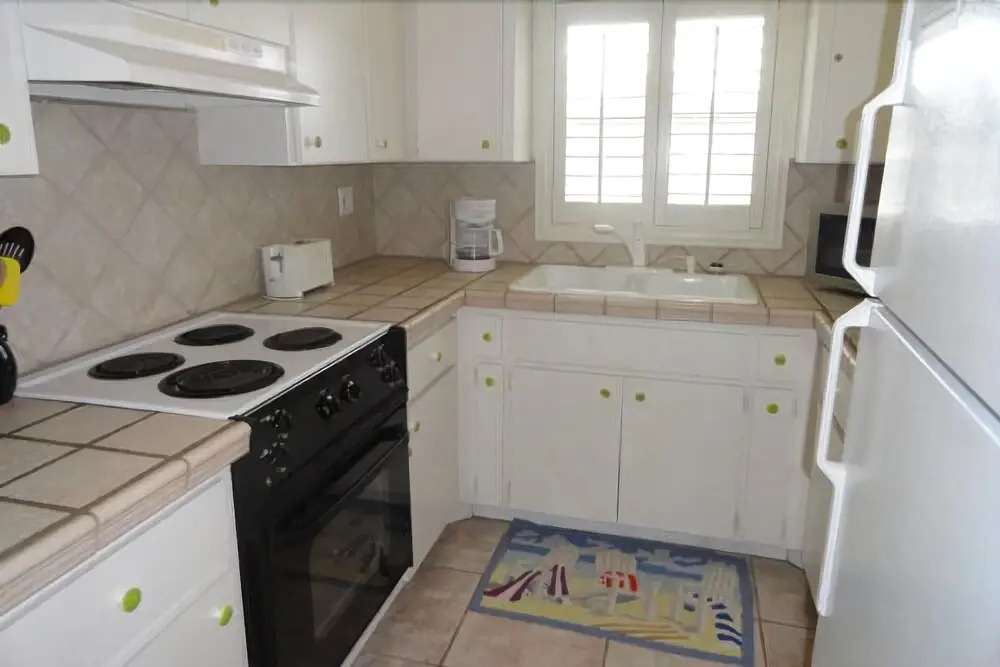 AM Beach Place Unit 6