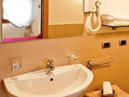 Alisee Bed  Breakfast
