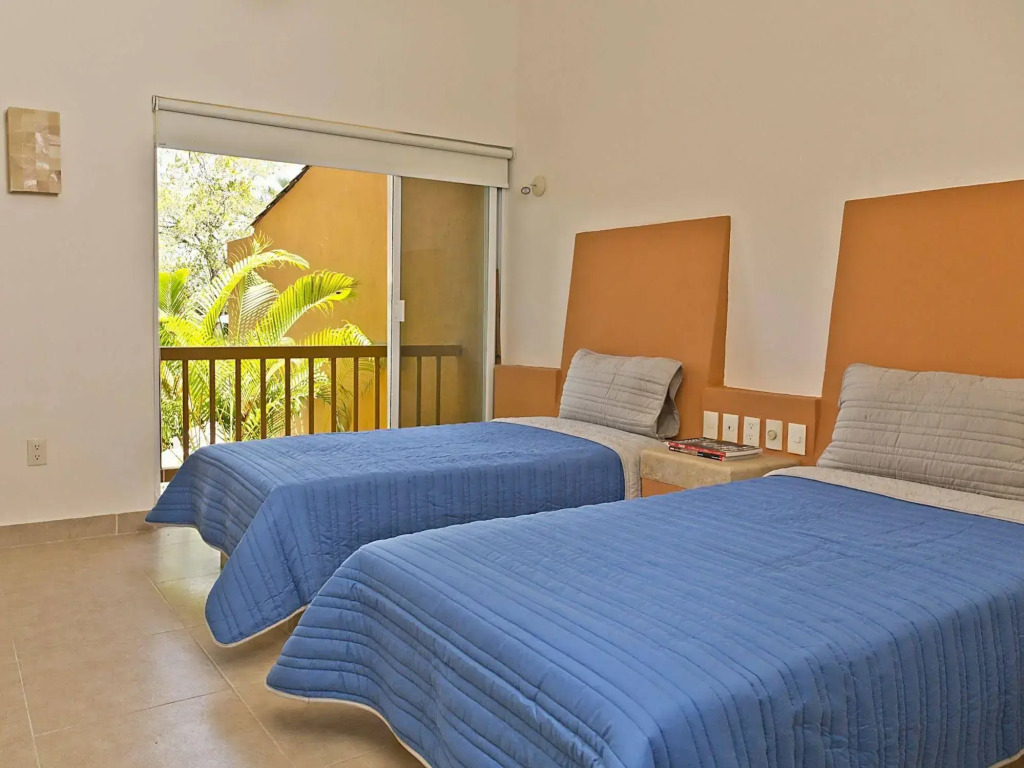 Hotel Ixzi Plus