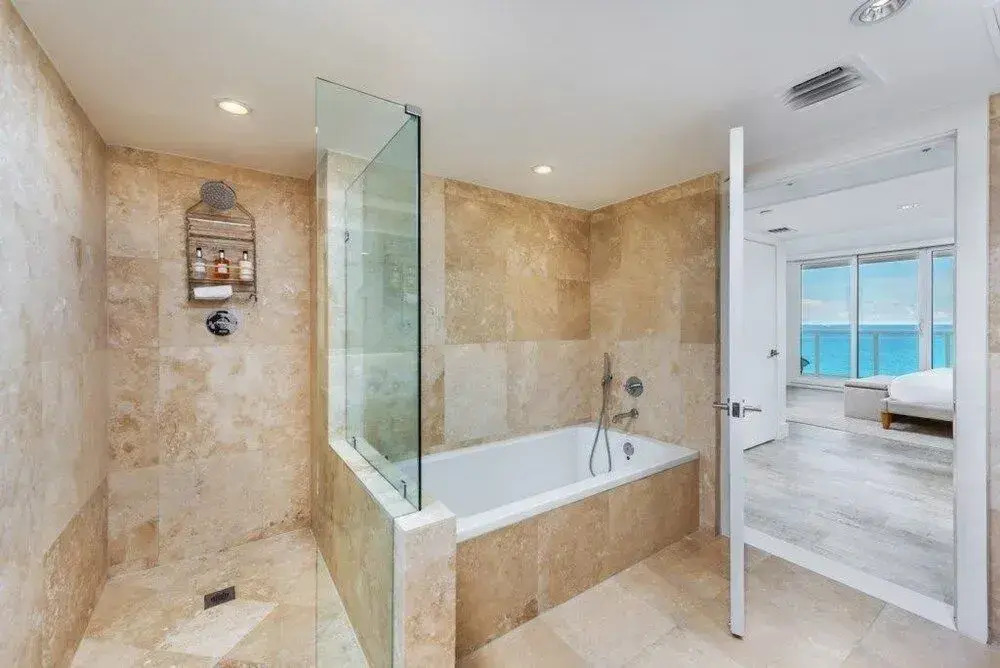 Eco-hotel Condo #239377 2 Bedrooms 2.5 Bathrooms Hotel Room