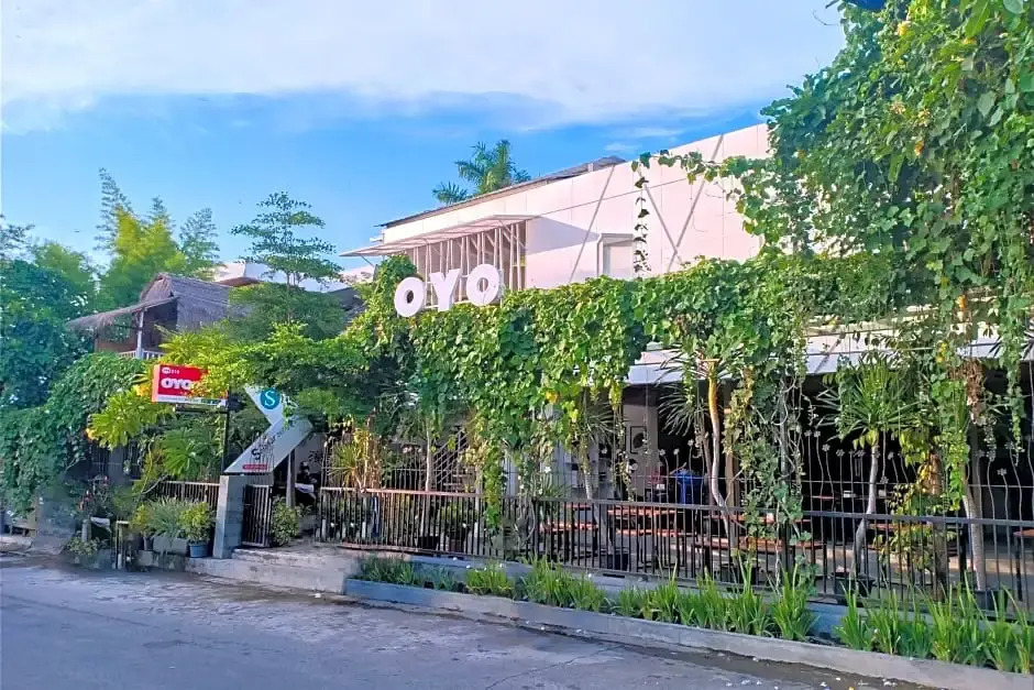 OYO 2510 Selasar Senggigi Residence
