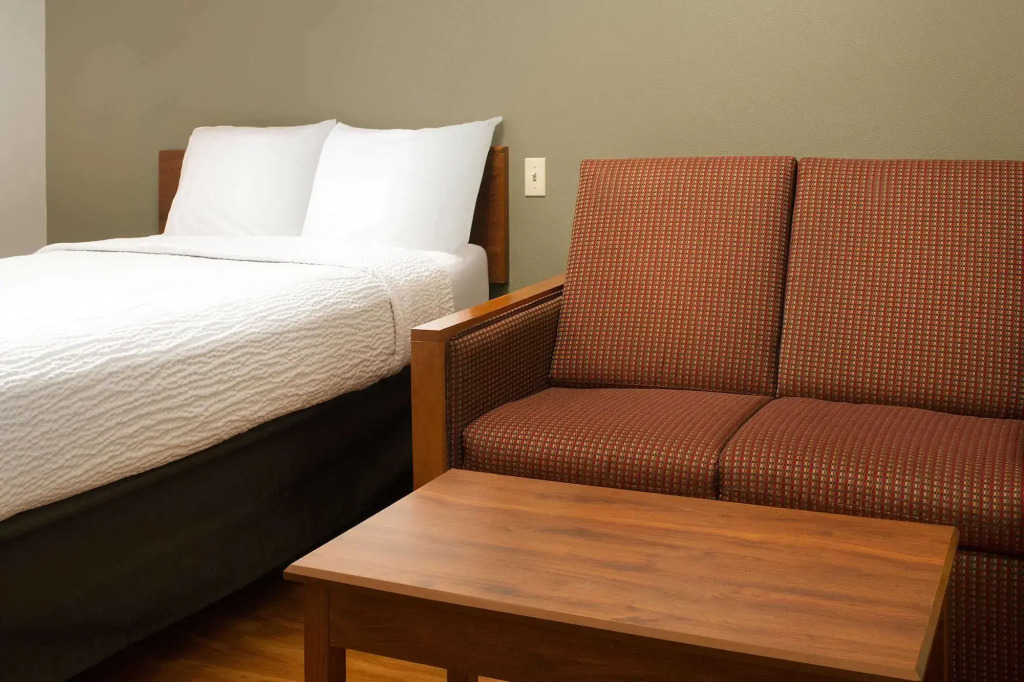 WoodSpring Suites Tulsa