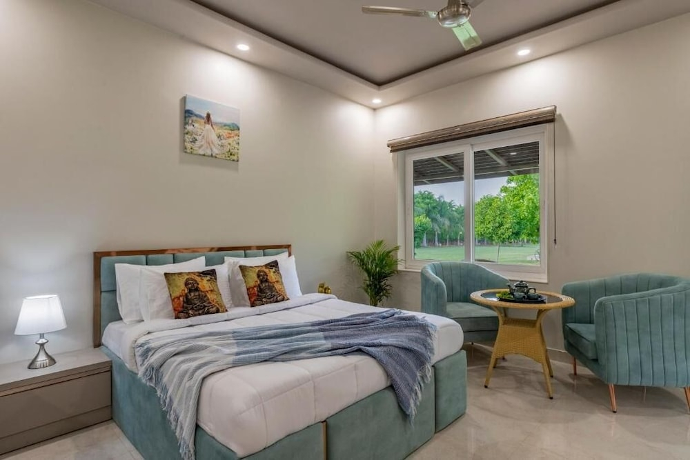 ELIVAAS 6 BHK Farmhouse with Pvt Pool & Garden - Enchantia