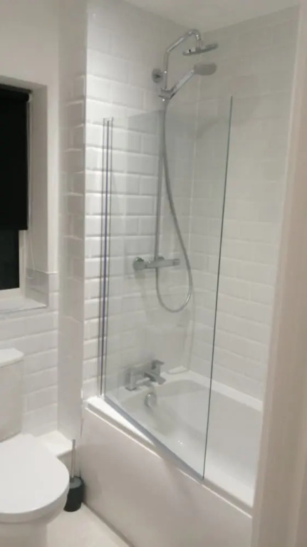 1 Bed Apartment Sleeps 2 - Parking & Wifi