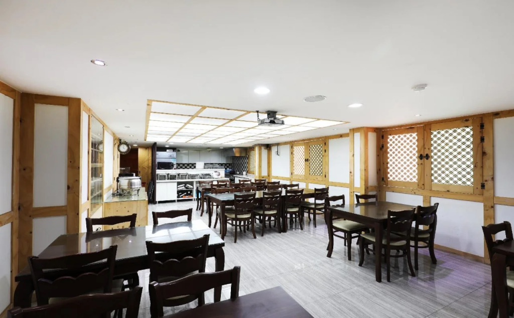 Joy Plus Hotel