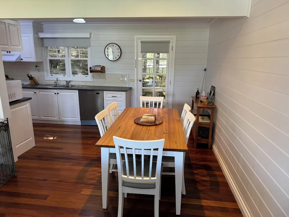 Sails - elegant, spacious beach villa