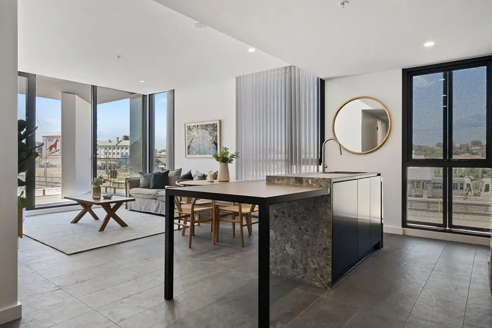 Spacious 2-bed Apartment With Rooftop Views