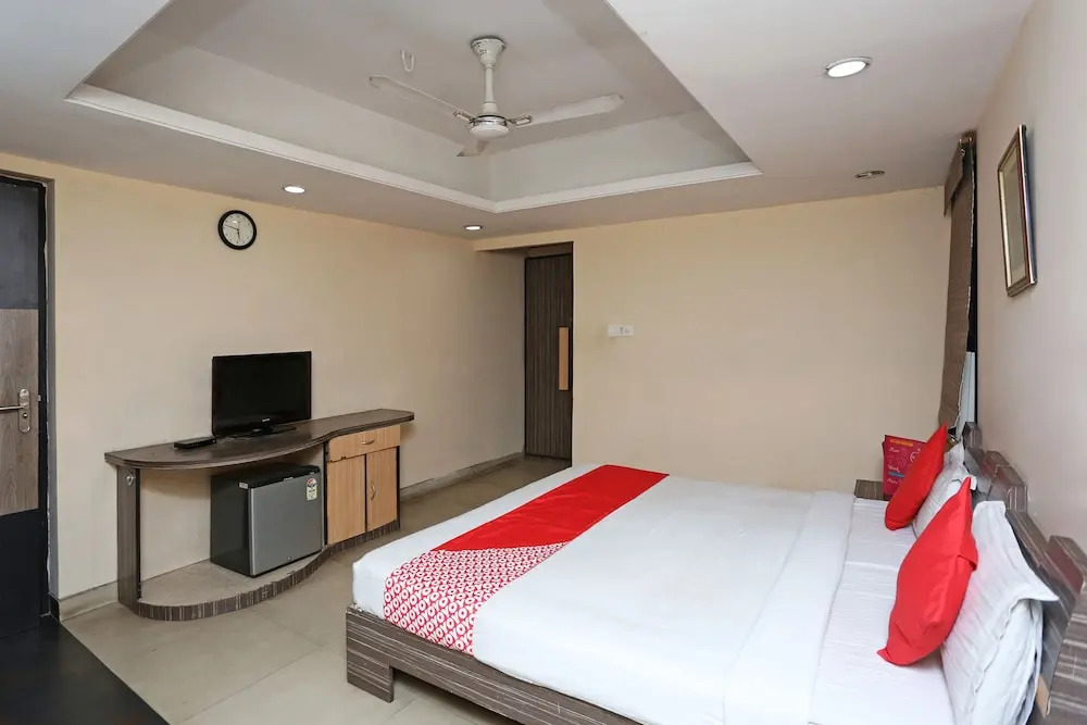 OYO Flagship 9131 Hotel Apsara