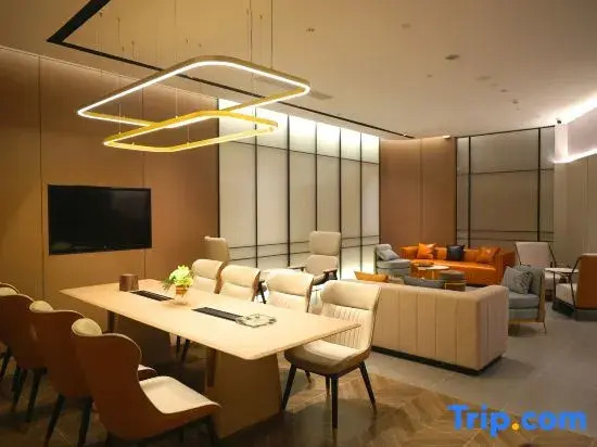 Home Inn Select (Chuxiong Nanhua High-speed Railway Station Hotel)