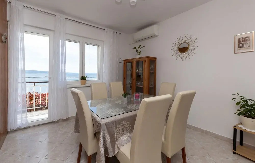 Apartment and Rooms Tatijana