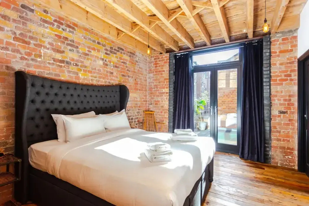 Spectacularly Unique 4 Bedroom House in Bethnal Green