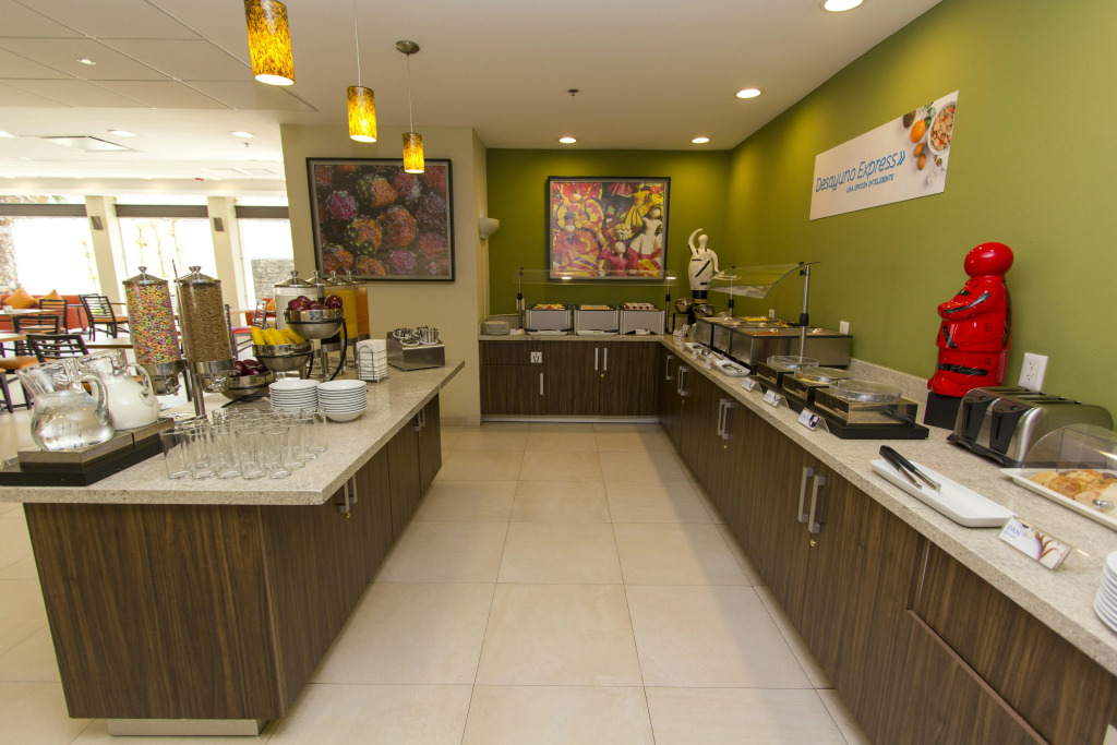 Holiday Inn Express Guadalajara Aeropuerto by IHG