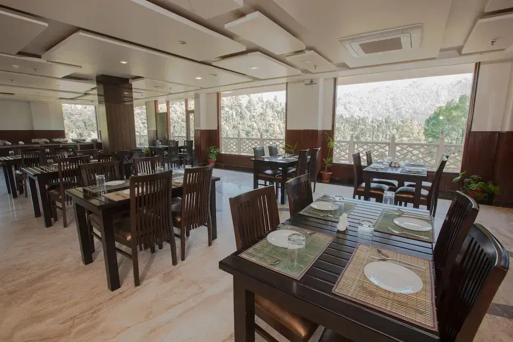 Sea Hawk - Luxury Hill Resort 4 mins from Bhimtal Lake
