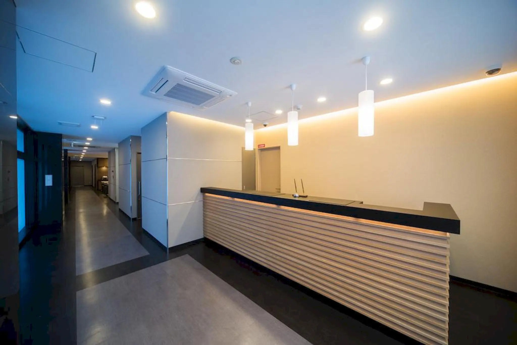 Shinsaibashi-Higashi Crystal Hotel