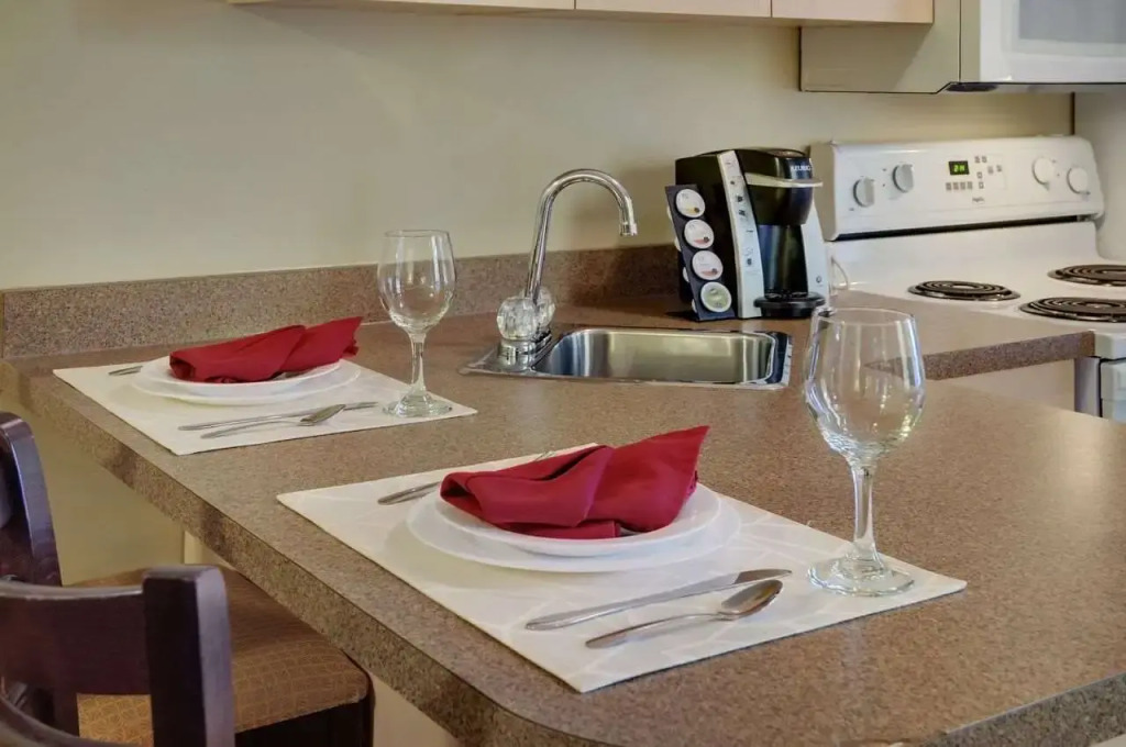 Coast Grimshaw Hotel & Suites