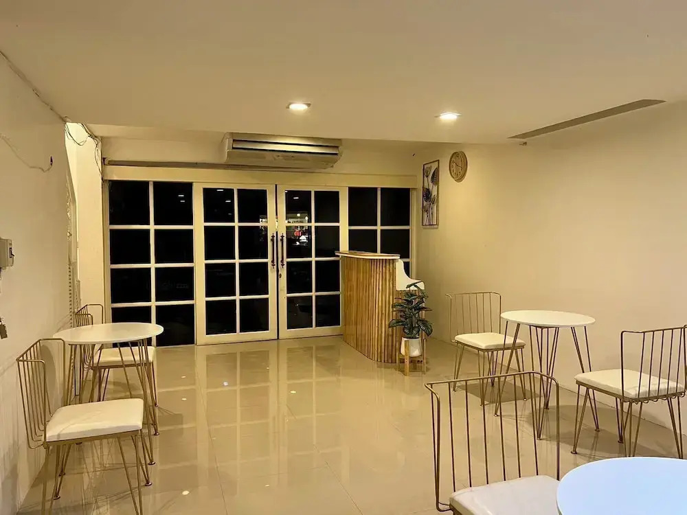 Comfy Crib Hostel 2
