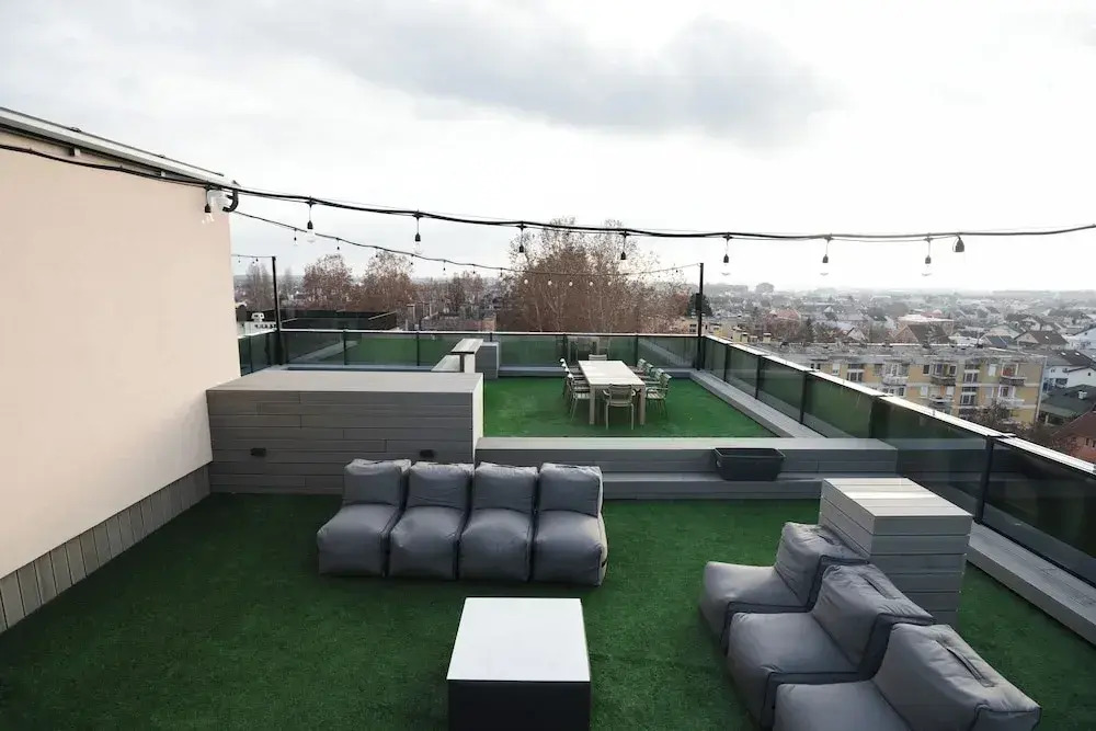 DISTRICT boutique