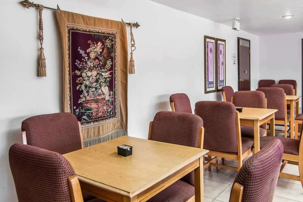 Bridgeway Inn & Suites - Portland Airport