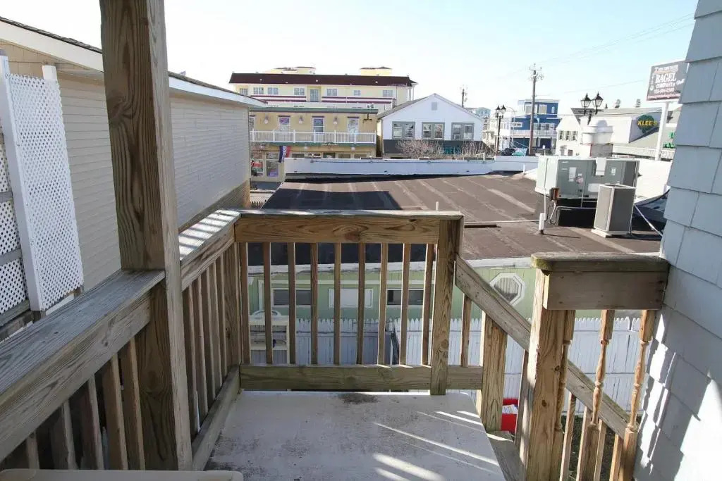 Shore Beach Houses - 57 Dupont Ave