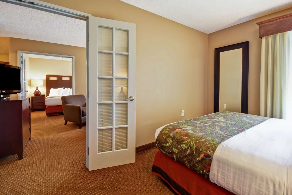 GrandStay Hotel & Suites La Crosse