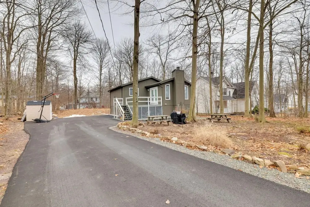 8 Mi to Tobyhanna State Park: Poconos Home