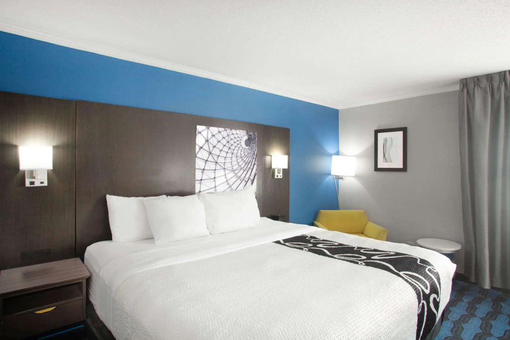 La Quinta Inn & Suites by Wyndham St Louis Hazelwood North