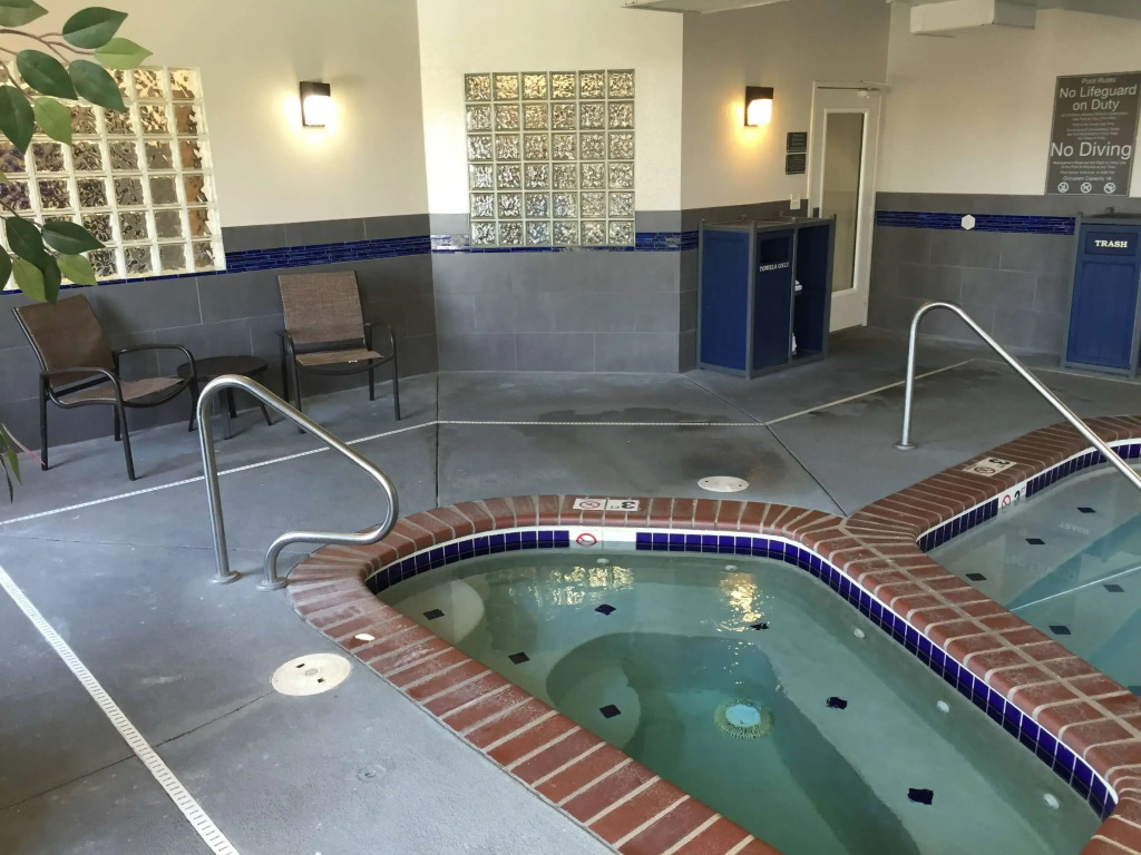 Best Western Plus Gateway Inn & Suites - Aurora