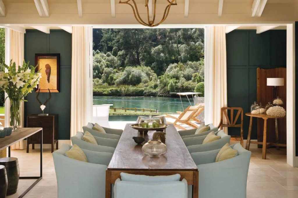 Huka Lodge, Beckons