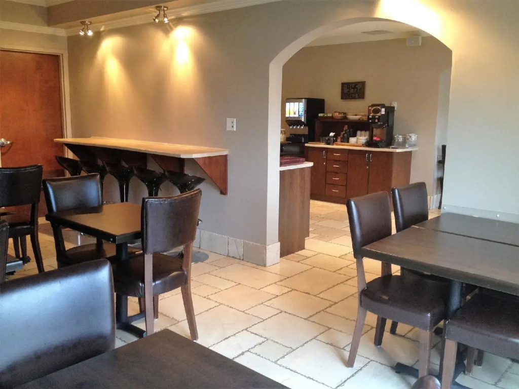 Hotel Brossard, an Ascend Collection Hotel
