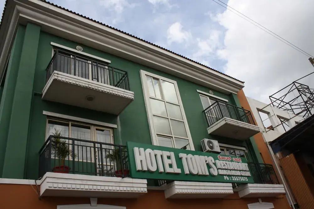 Tom's Hotel