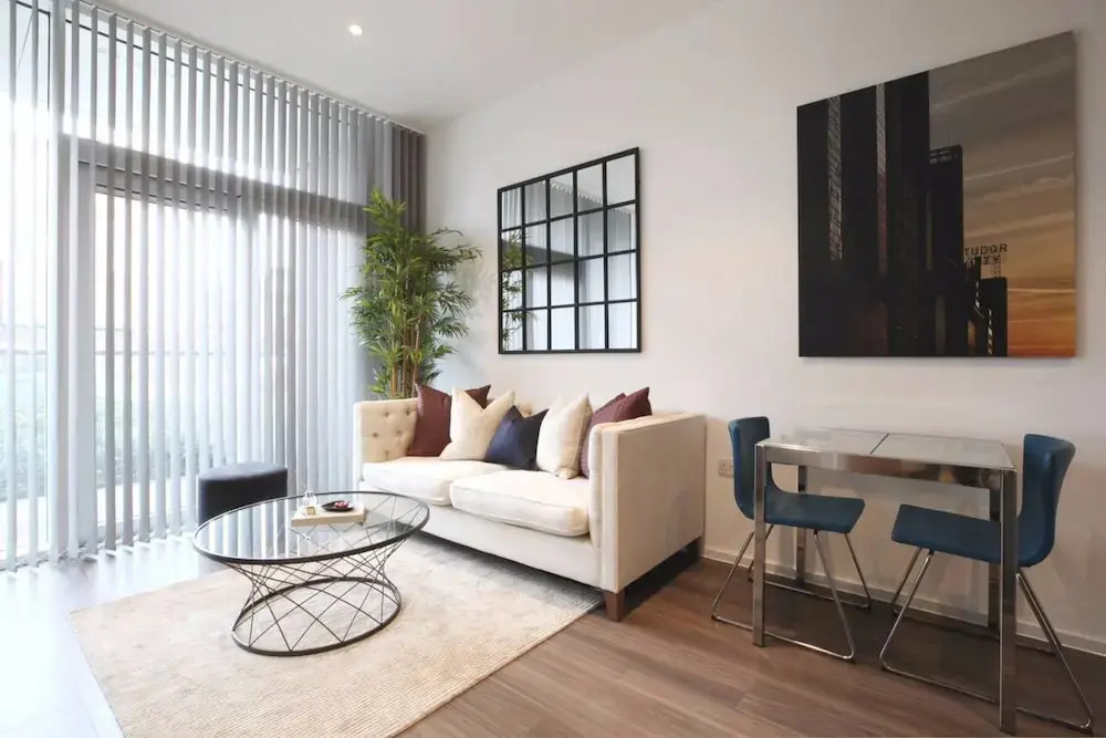 Modern 1 Bedroom Apartment in West London