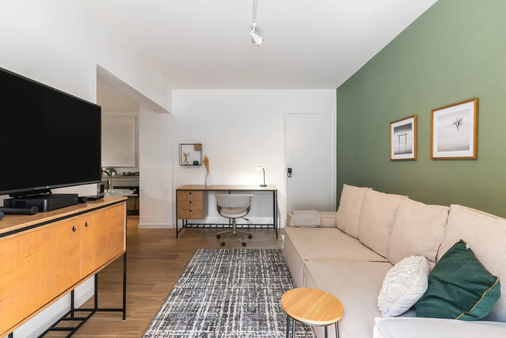 Apartamento com vaga e ótima localização | Itaim Bibi