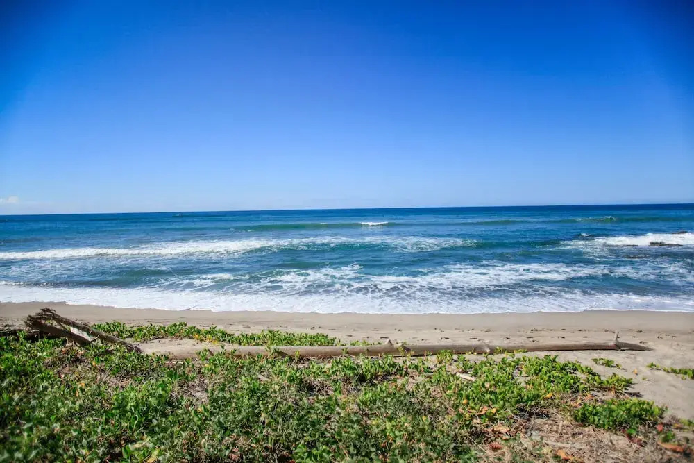 Makanas Beach Bungalows