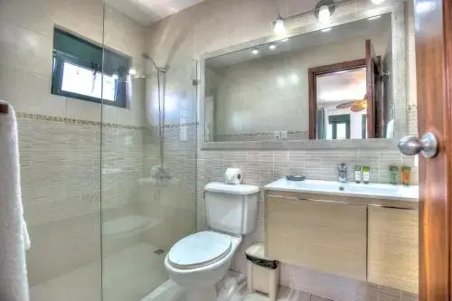 Beautiful Beachfront 2-Bdr Apt D301