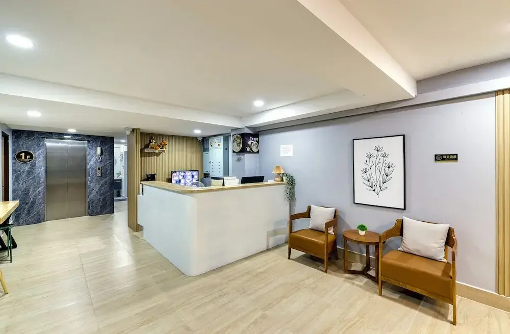 AB House