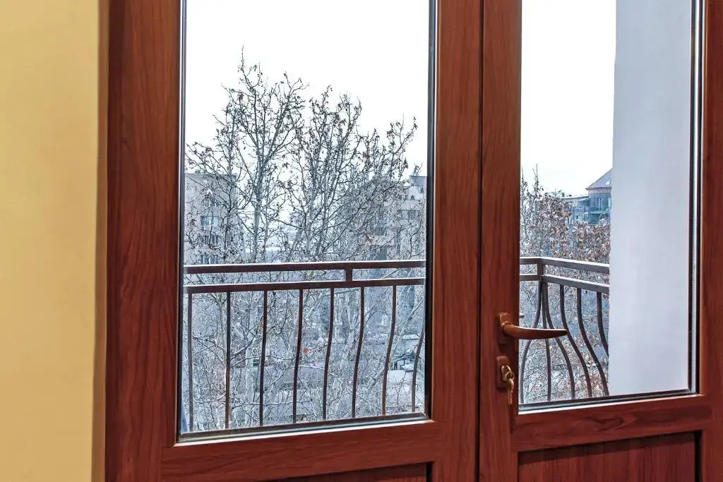 1 Bedroom Apartment near Vernissage