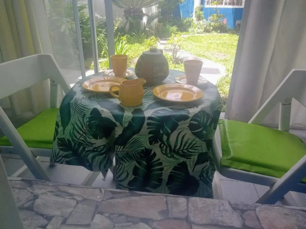 RAIZ DEL CIELO, entre 2 jardines de ensueño