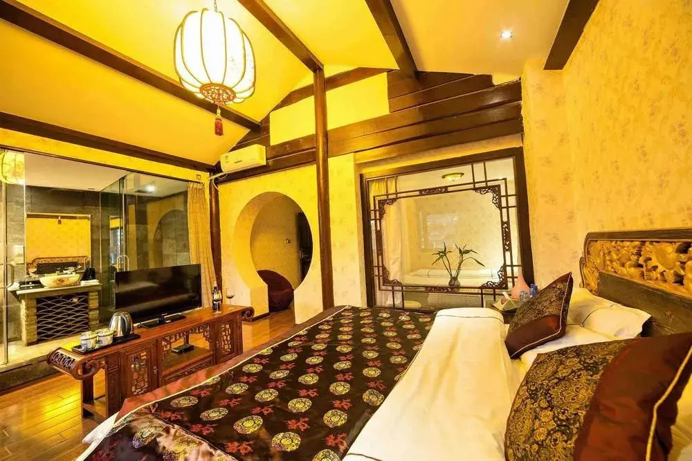 Donghe Inn
