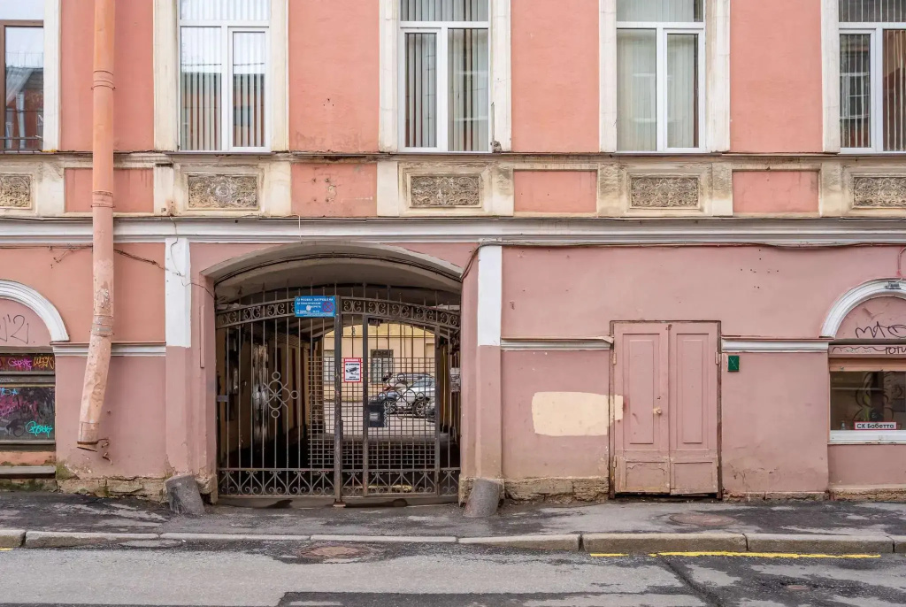 Метры в центре на Свечном переулке 15/48
