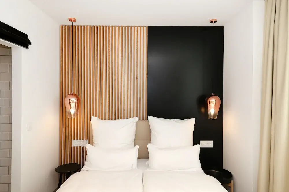 White Rooms by Belmont Realty