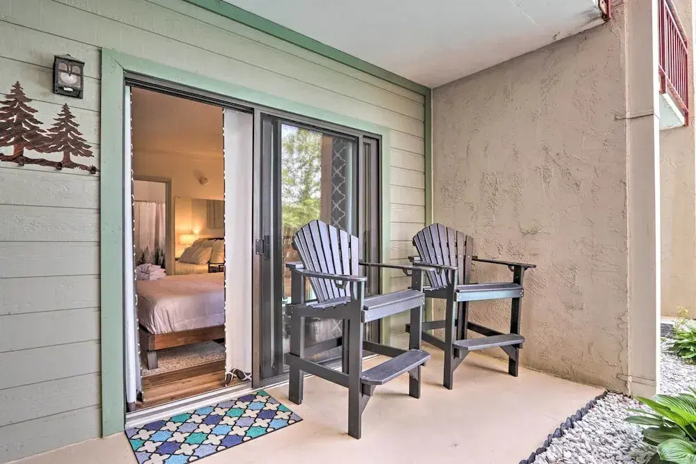 Walk Downtown! Gatlinburg Condo w/ Patio & Pool