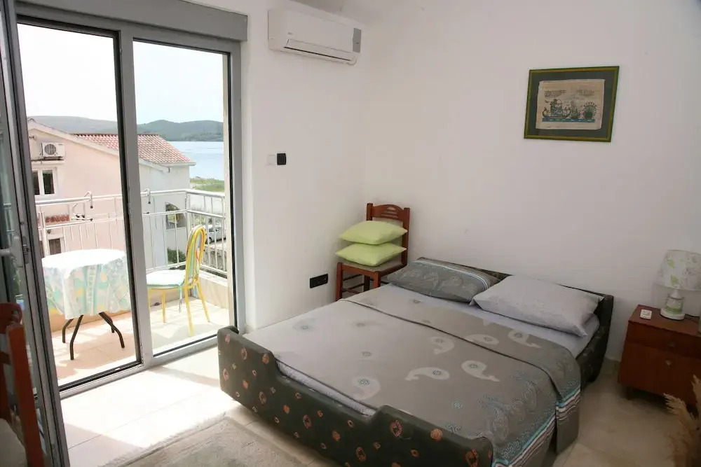 Qumi Apartments