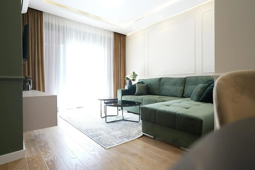 GRAND LUX APARTMENTS