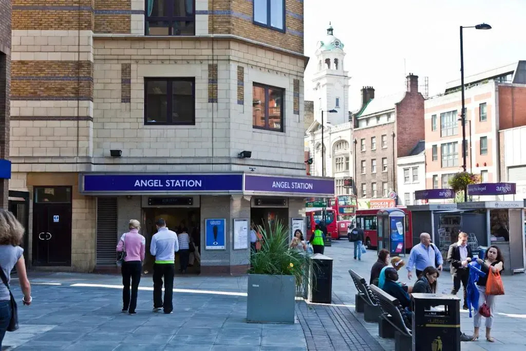 Modernised Apartments 1 and 2 Bedrooms Option Terrace and Balcony High Street