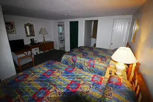 Topaz Lodge
