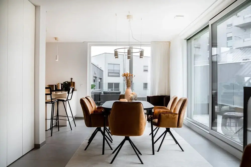 New high-end 2 BR Penthouse w Balcony