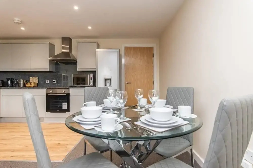 Luxury River Views - 2 Bed Apartment
