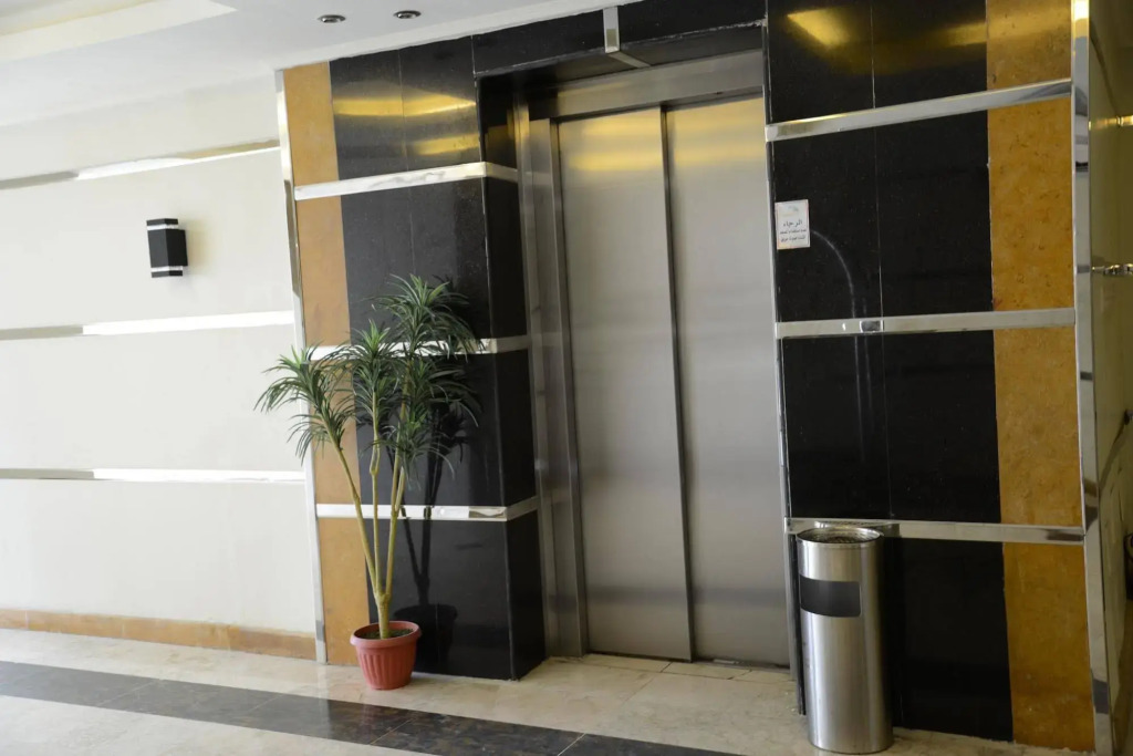 Golden Park Apartment