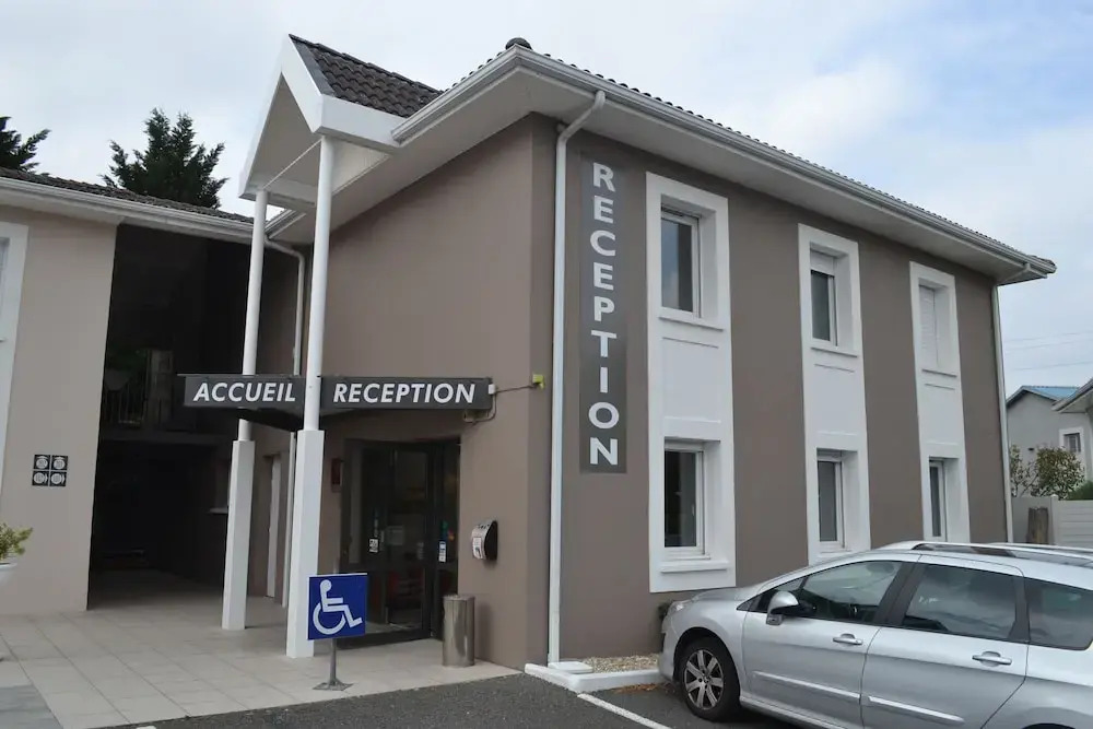 Hôtel Formules Club