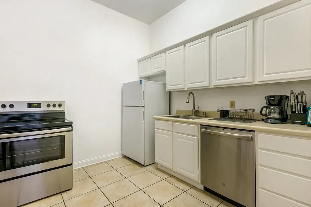 1832 Airy 4 BR in Garden District
